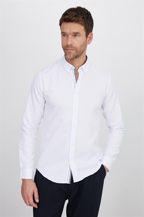 Slim Fit Uzun Kollu Düğmeli Yaka Pamuklu Kolay Ütü Düz Erkek Gömlek