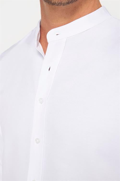 Erkek Slim Fit Dar Kesim Pamuklu Kolay Ütü Beyaz Hakim Yaka Gömlek