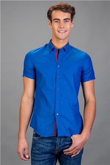 Erkek Slim Fit Dar Kesim Kısa Kollu Pamuklu Oxford Doku Sax Mavi Düğmeli Yaka Gömlek