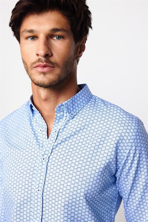 Slim Fit Uzun Kollu Düğmeli Yaka Pamuklu Kolay Ütü Desenli Erkek Gömlek
