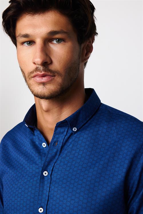 Slim Fit Uzun Kollu Düğmeli Yaka Pamuklu Kolay Ütü Desenli Erkek Gömlek