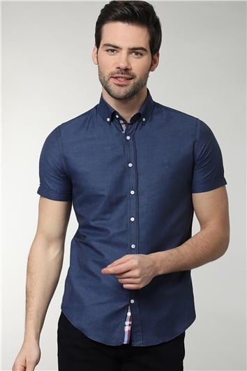 Erkek Slim Fit Dar Kesim Kısa Kollu Pamuklu Oxford Doku İndigo Düğmeli Yaka Gömlek