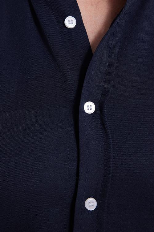 Slim Fit Uzun Kollu Düğmeli Yaka Pamuklu Kolay Ütü Düz Erkek Gömlek