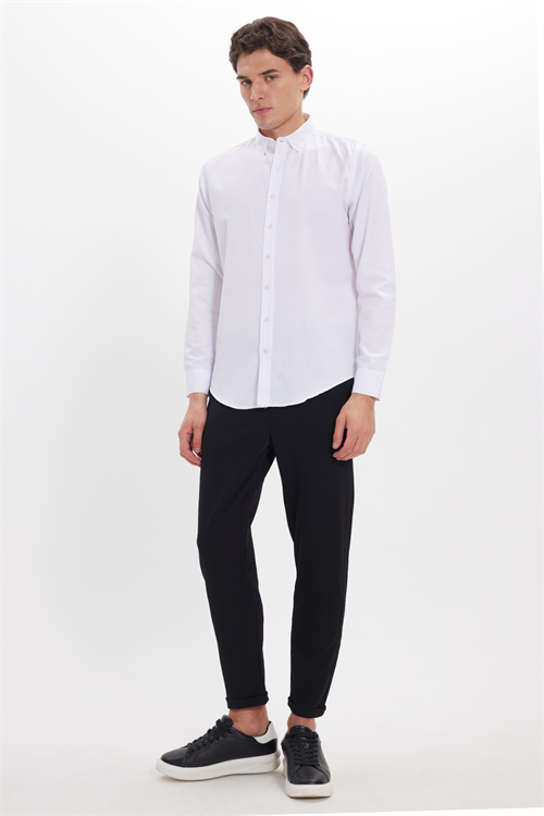 Erkek Slim Fit Dar Kesim Uzun Kollu Pamuklu Kolay Ütü Beyaz Düğmeli Yaka Gömlek