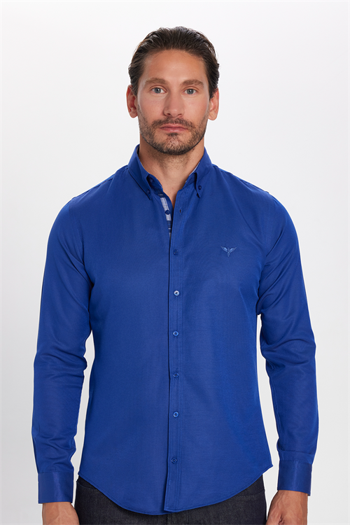 Erkek Slim Fit Dar Kesim Uzun Kollu Pamuklu Oxford Doku Sax Mavi Düğmeli Yaka Gömlek