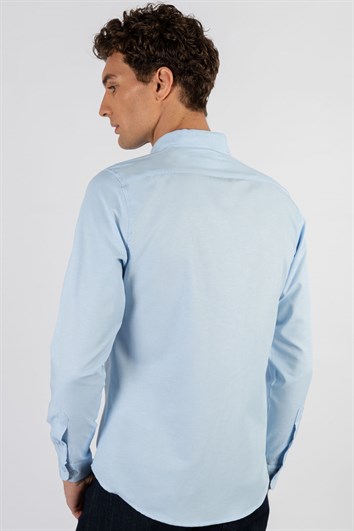 Erkek Slim Fit Dar Kesim Uzun Kollu Pamuklu Oxford Doku Kolay Ütülenebilir Mavi Düğmeli Yaka Gömlek