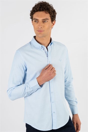 Erkek Slim Fit Dar Kesim Uzun Kollu Pamuklu Oxford Doku Kolay Ütülenebilir Mavi Düğmeli Yaka Gömlek