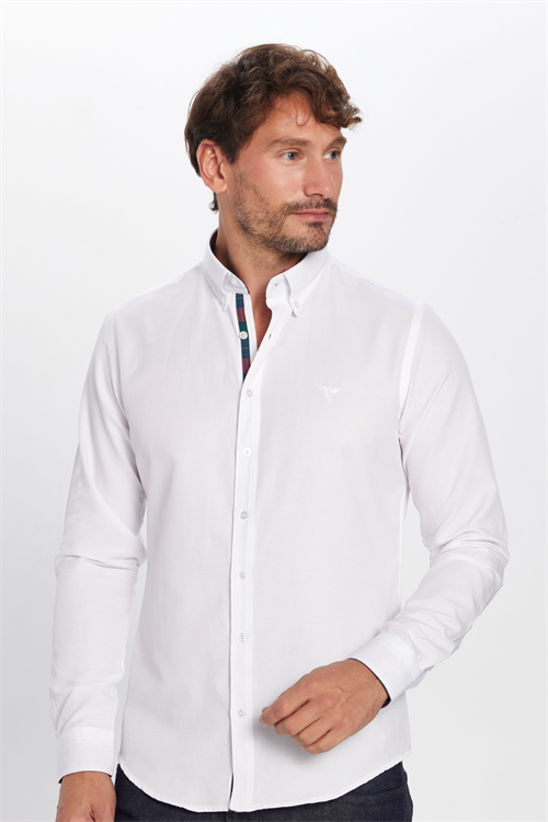 Erkek Slim Fit Dar Kesim Uzun Kollu Pamuklu Oxford Doku Kolay Ütülenebilir Beyaz Düğmeli Yaka Gömlek