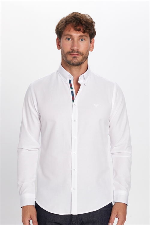 Erkek Slim Fit Dar Kesim Uzun Kollu Pamuklu Oxford Doku Kolay Ütülenebilir Beyaz Düğmeli Yaka Gömlek