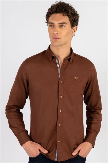 Erkek Slim Fit Dar Kesim Uzun Kollu Pamuklu Oxford Doku Kahverengi Düğmeli Yaka Gömlek
