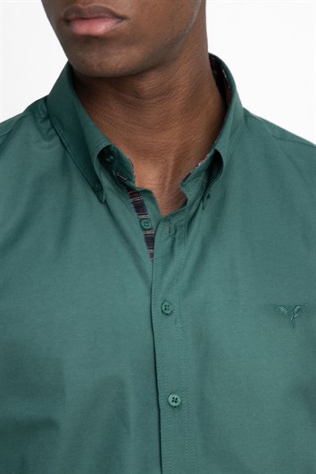 Erkek Slim Fit Dar Kesim Uzun Kollu Pamuklu Oxford Doku Kolay Ütülenebilir Yeşil Düğmeli Yaka Gömlek