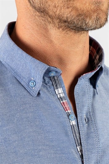Erkek Slim Fit Dar Kesim Uzun Kollu Pamuklu Oxford Doku Kolay Ütülenebilir Mavi Düğmeli Yaka Gömlek