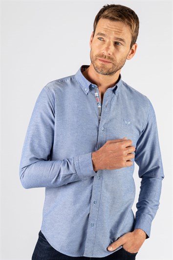 Erkek Slim Fit Dar Kesim Uzun Kollu Pamuklu Oxford Doku Kolay Ütülenebilir Mavi Düğmeli Yaka Gömlek