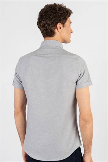 Erkek Slim Fit Dar Kesim Kısa Kollu Pamuklu Oxford Doku Kolay Ütülenebilir Gri Düğmeli Yaka Gömlek