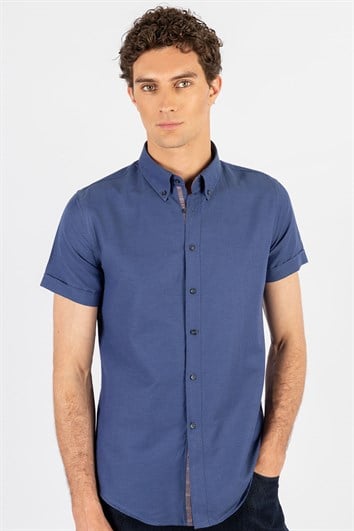 Erkek Slim Fit Dar Kesim Kısa Kollu Pamuklu Oxford Doku İndigo Düğmeli Yaka Gömlek