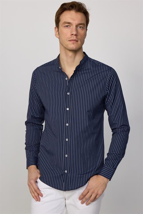 Slim Fit Uzun Kollu Hakim Yaka Pamuklu Kolay Ütü Çizgili Erkek Lacivert Gömlek