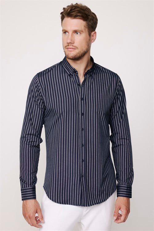 Erkek Slim Fit Dar Kesim Uzun Kollu Pamuklu Kolay Ütü Çizgili Lacivert Düğmeli Yaka Gömlek