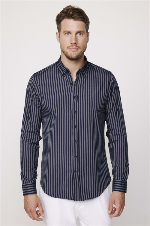 Erkek Slim Fit Dar Kesim Uzun Kollu Pamuklu Kolay Ütü Çizgili Lacivert Düğmeli Yaka Gömlek