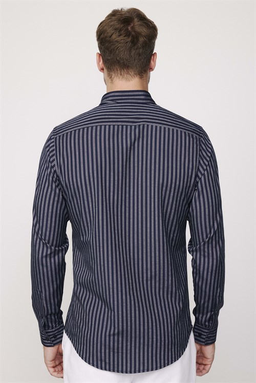 Erkek Slim Fit Dar Kesim Uzun Kollu Pamuklu Kolay Ütü Çizgili Lacivert Düğmeli Yaka Gömlek
