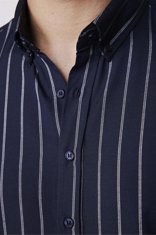 Erkek Slim Fit Dar Kesim Uzun Kollu Pamuklu Kolay Ütü Çizgili Lacivert Düğmeli Yaka Gömlek