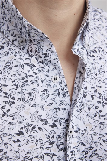 Slim Fit Uzun Kollu Baskılı Desenli Kolay Ütü Yaka Düğmeli Beyaz Gömlek
