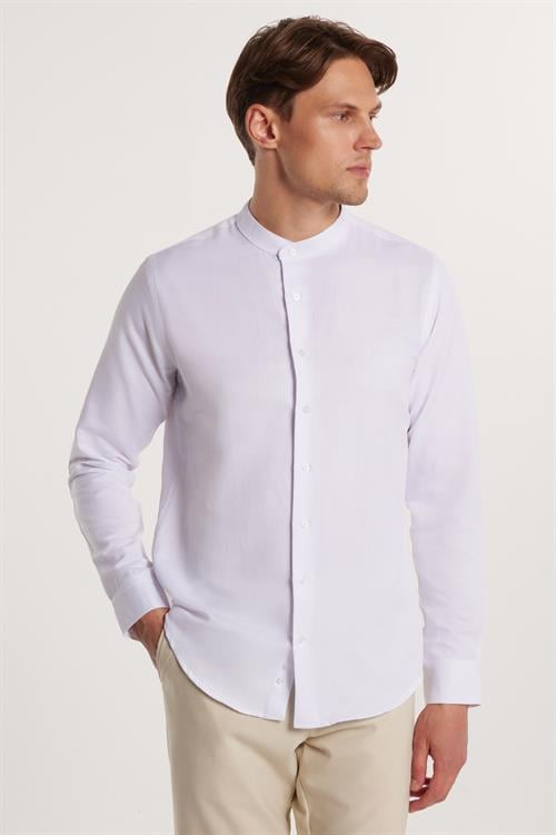 Erkek Slim Fit Dar Kesim Uzun Kollu Pamuklu Beyaz Hakim Yaka Gömlek