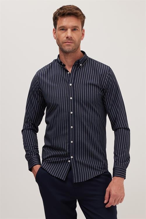 Slim Fit Uzun Kollu Düğmeli Yaka Pamuklu Kolay Ütü Çizgili Erkek Gömlek