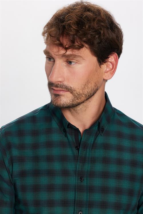 Erkek Slim Fit Dar Kesim Uzun Kollu Pamuklu Kolay Ütü Kareli Düğmeli Yaka Gömlek