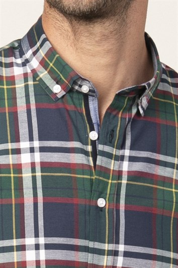 Erkek Slim Fit Dar Kesim Uzun Kollu Pamuklu Kolay Ütü Kareli Düğmeli Yaka Gömlek