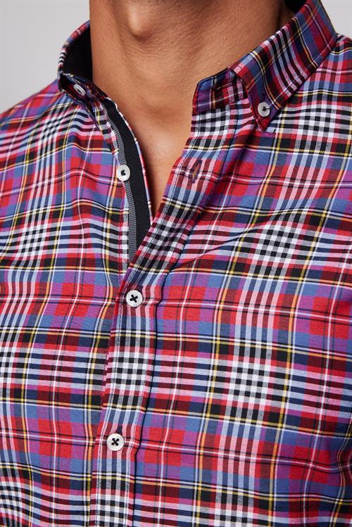 Erkek Slim Fit Dar Kesim Uzun Kollu Pamuklu Kolay Ütü Kareli Düğmeli Yaka Gömlek