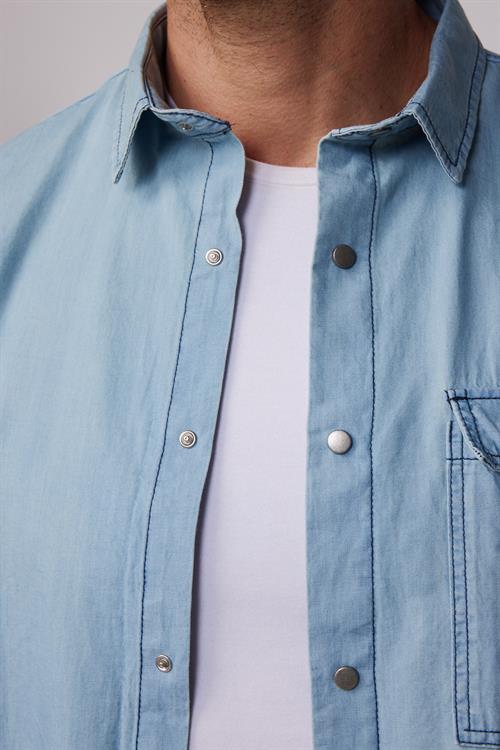 Slim Fit Uzun Kollu Çıt Çıtlı Tek Cep Kapaklı Denim Kot Mavi Erkek Gömlek