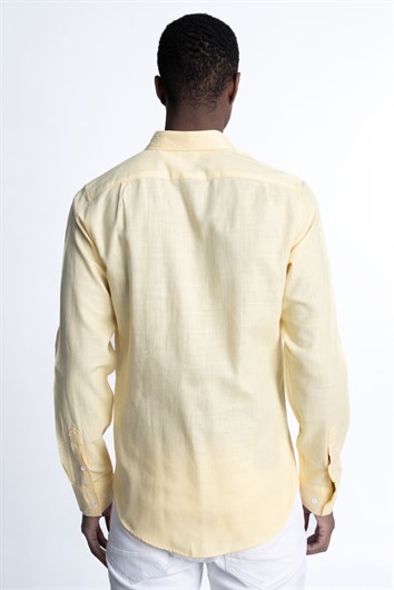Erkek Slim Fit Dar Kesim %100 Pamuk Keten Doku Düğmeli Yaka Sarı Gömlek