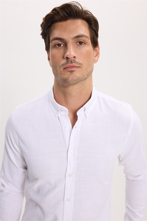 Erkek Slim Fit Dar Kesim %100 Pamuk Keten Doku Düğmeli Yaka Beyaz Gömlek