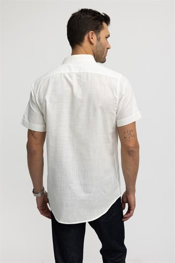 Erkek Slim Fit Dar Kesim Kısa Kollu %100 Pamuk Keten Doku Cepli Beyaz Gömlek