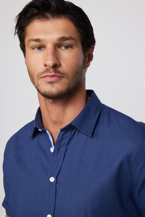 Erkek Slim Fit Dar Kesim Kısa Kollu %100 Pamuk Keten Doku Cepli Lacivert Gömlek