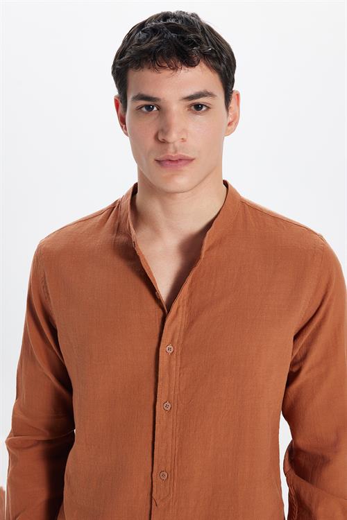Erkek Slim Fit Dar Kesim Uzun Kollu %100 Pamuk Keten Doku Hakim Yaka Kiremit Renk Gömlek