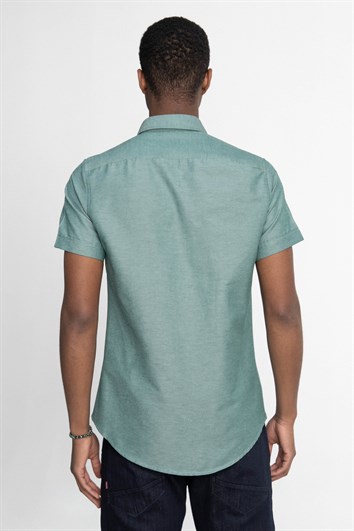 Erkek Slim Fit Dar Kesim Kısa Kollu Pamuklu Oxford Doku Kolay Ütülenebilir Yeşil Düğmeli Yaka Gömlek