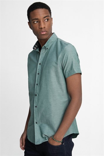 Erkek Slim Fit Dar Kesim Kısa Kollu Pamuklu Oxford Doku Kolay Ütülenebilir Yeşil Düğmeli Yaka Gömlek