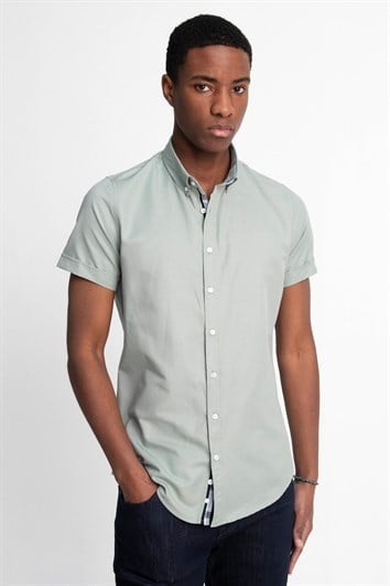 Erkek Slim Fit Dar Kesim Kısa Kollu Pamuklu Oxford Doku Kolay Ütülenebilir Yeşil Düğmeli Yaka Gömlek