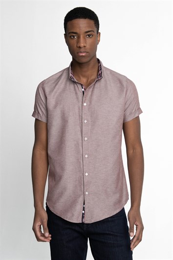 Erkek Slim Fit Dar Kesim Kısa Kollu Pamuklu Oxford Doku Kolay Ütülenebilir Bordo Düğmeli Yaka Gömlek