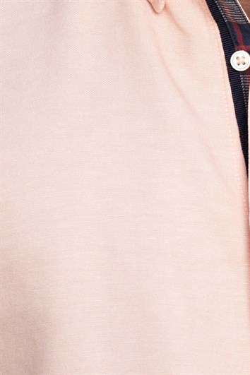 Erkek Slim Fit Dar Kesim Kısa Kollu Pamuklu Oxford Doku Kolay Ütülenebilir Pembe Düğmeli Yaka Gömlek