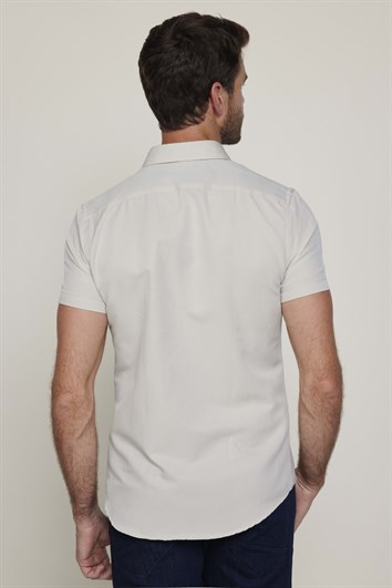 Erkek Slim Fit Dar Kesim Kısa Kollu Pamuklu Oxford Doku Krem Renk Düğmeli Yaka Gömlek