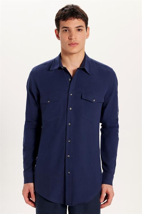 Erkek Slim Fit Dar Kesim %100 Pamuk Keten Doku Çift Cep Spor Yaka Lacivert Gömlek