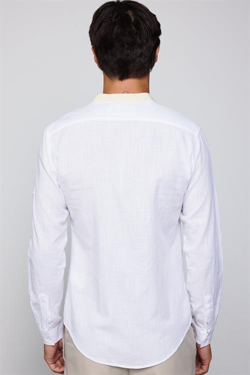 Erkek Slim Fit Dar Kesim Uzun Kollu %100 Pamuk Keten Doku Hakim Yaka Apoletli Beyaz Gömlek