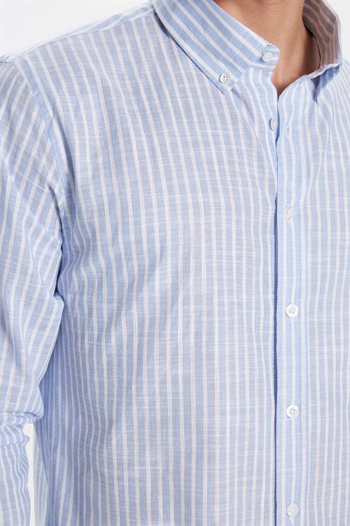 Erkek Slim Fit Dar Kesim Uzun Kollu %100 Pamuk Keten Doku Düğmeli Yaka Çizgili Mavi Gömlek