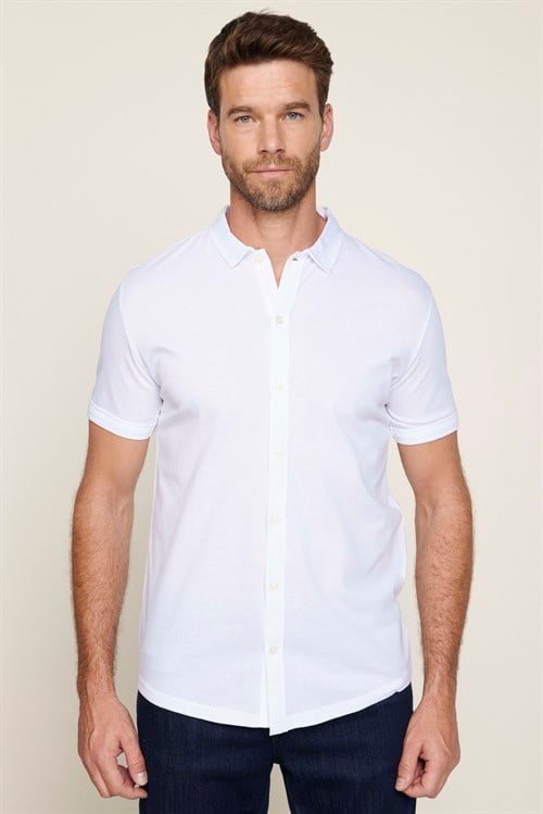 Erkek Slim Fit Dar Kesim Kısa Kollu Desenli Apaş Yaka Örme Beyaz Gömlek
