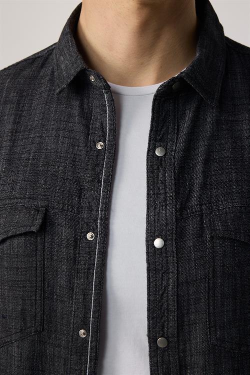 Erkek Slim Fit Dar Kesim Uzun Kollu %100 Pamuk Keten Doku Çift Cepli Çıtçıtlı Siyah Gömlek