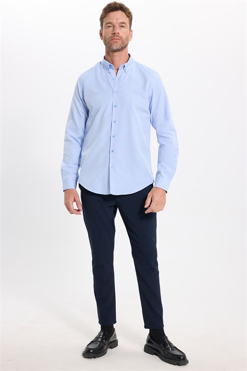 Erkek Slim Fit Dar Kesim Uzun Kollu Pamuklu Oxford Doku Kolay Ütülenebilir Mavi Düğmeli Yaka Gömlek