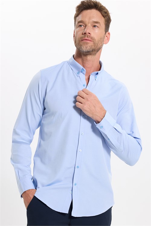 Erkek Slim Fit Dar Kesim Uzun Kollu Pamuklu Oxford Doku Kolay Ütülenebilir Mavi Düğmeli Yaka Gömlek
