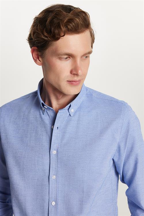 Erkek Slim Fit Dar Kesim Uzun Kollu Pamuklu Oxford Doku Kolay Ütü Mavi Düğmeli Yaka Gömlek